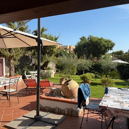 And Garden, 10 Min From